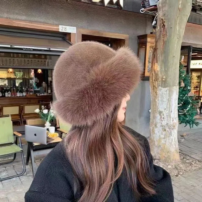 Furla – Stilvolle Damen Winter-Pelzmütze für warme