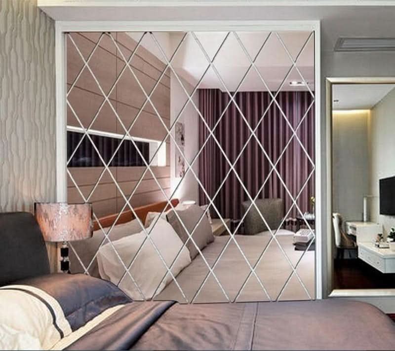 MirraShape - Elegantes 3D-Spiegel-Dreieck
