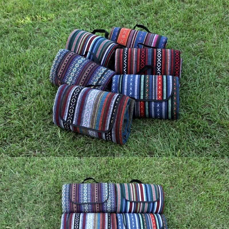 OUTDOORBLANKET – Wasserdichte Picknickdecke mit Ethno-Design für Camping und Ausflüge