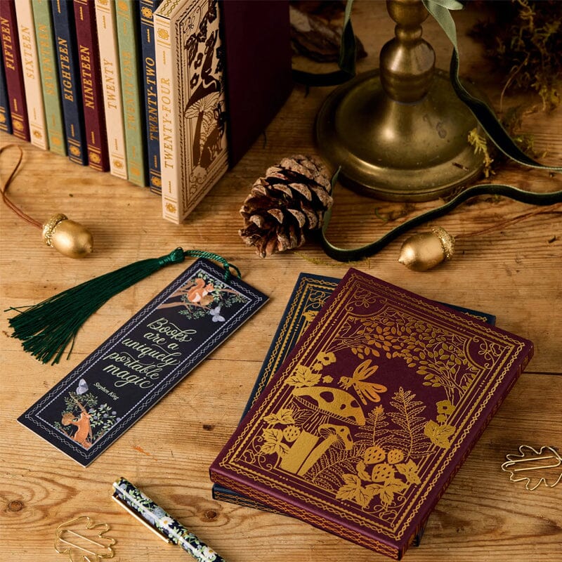 24 Tage Qualitativ Schreibwaren-Adventskalender | Limitierte "Winterwald" Edition | 24 Exklusive Papeterie-Überraschungen | Nachhaltig & Plastikfrei | Inkl. Kalender 2025 & Accessoires
