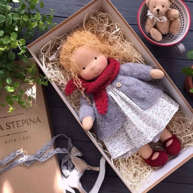Selina – Handgemachte Baumwoll-Waldorfdame für kreatives Spielen