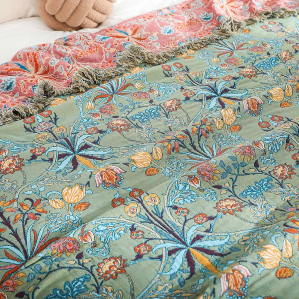 Grünes Blumen Baumwollquilt mit Fransen