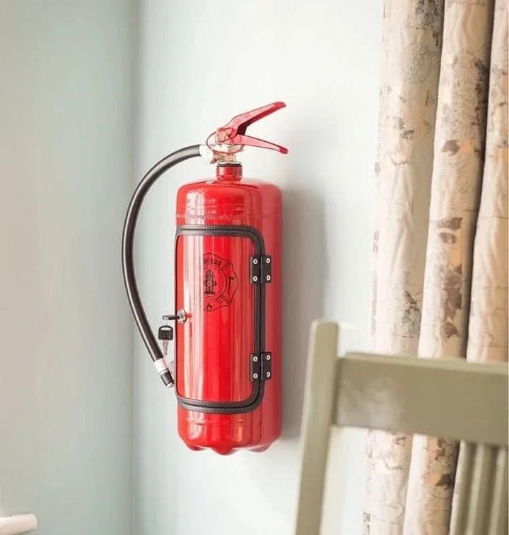 Versteckte FireBar – Versteckte Mini-Bar im Design eines Feuerlöschers für stilvolle Getränkespeicherung