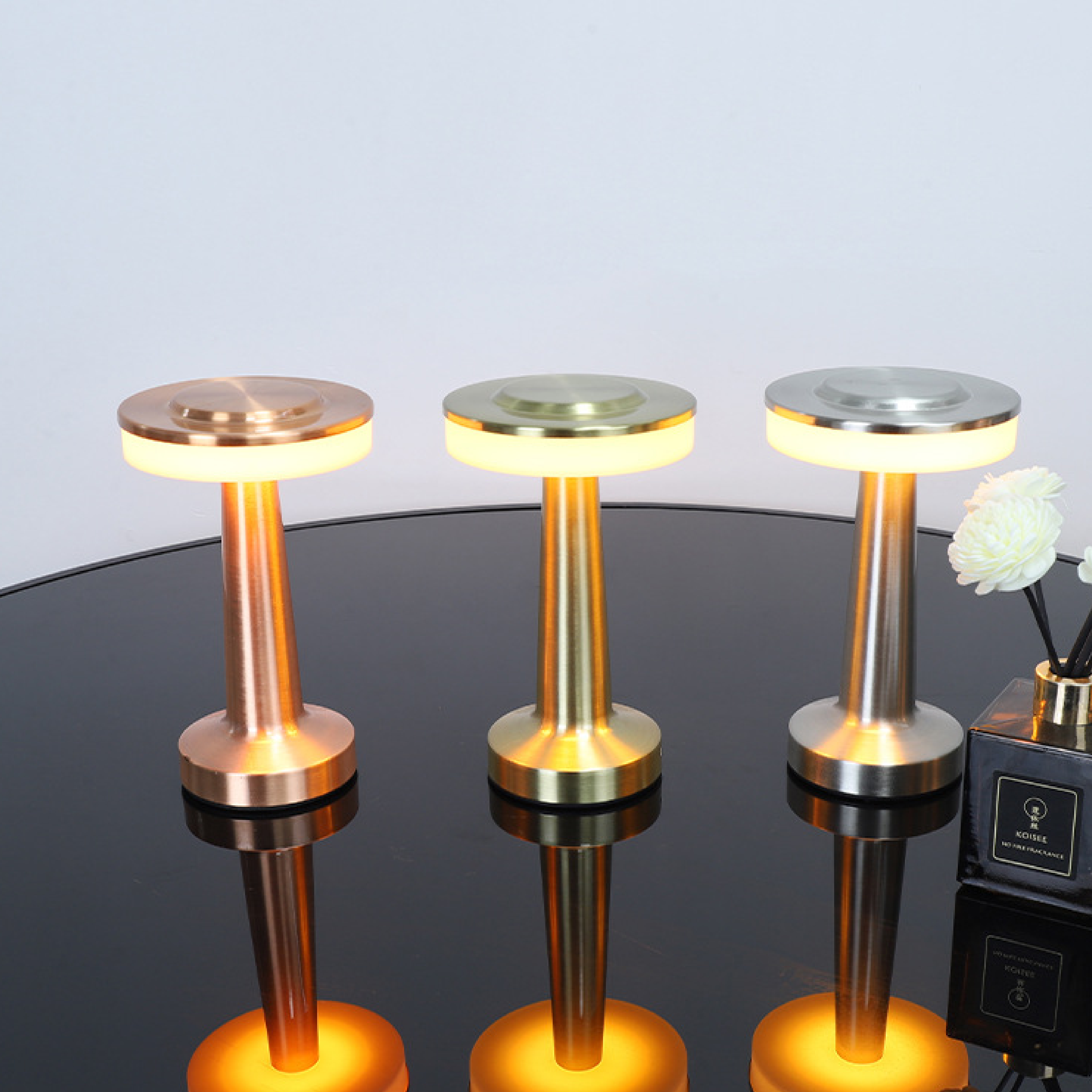 Birdona's Metall Tischlampe
